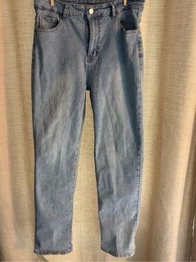 Women’s  Light Blue Denim Jeans-loose fit straight legged